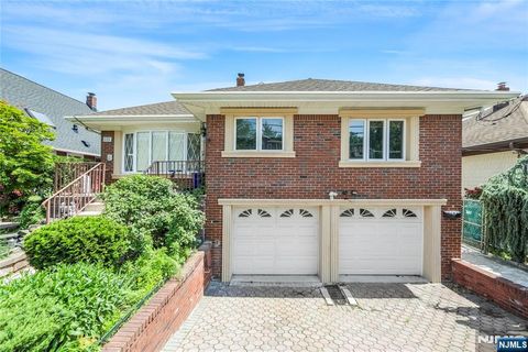 699 Elm Avenue Ridgefield NJ 07657