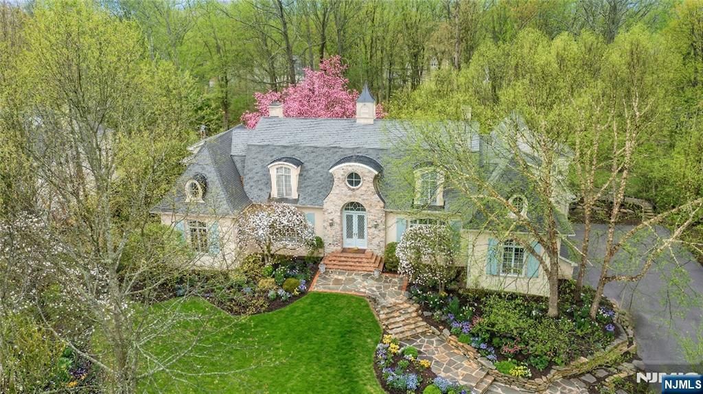 Photo of 505 Timberline Drive, Franklin Lakes, NJ 07417 (MLS # 26002178)