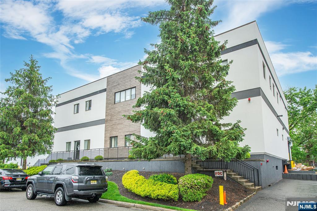 9 Fairfield Avenue