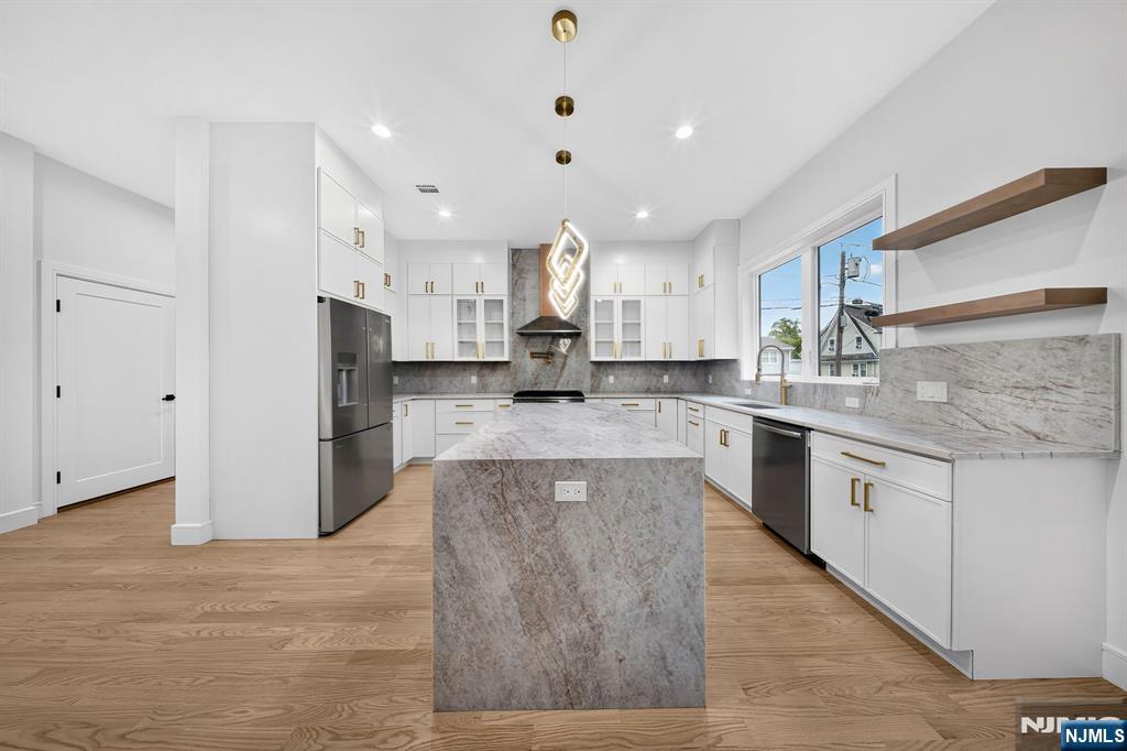 167 Palisades