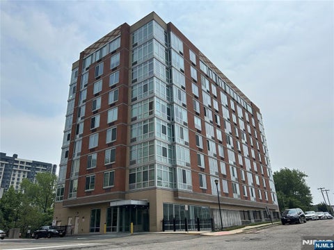 Photo of 600 12th ST #909, Palisades Park, NJ 07650 (MLS # 26026214)