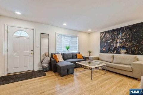 Photo of 56 Morningside Ave, Cresskill, NJ 07626 (MLS # 26014766)