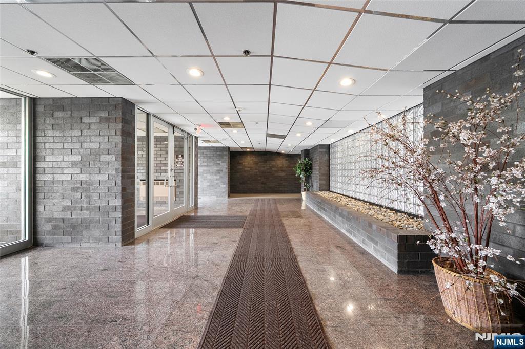 364 Palisade Avenue 5B