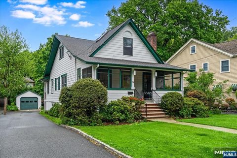 Photo of 74 Park Avenue, Verona, NJ 07044 (MLS # 26019000)