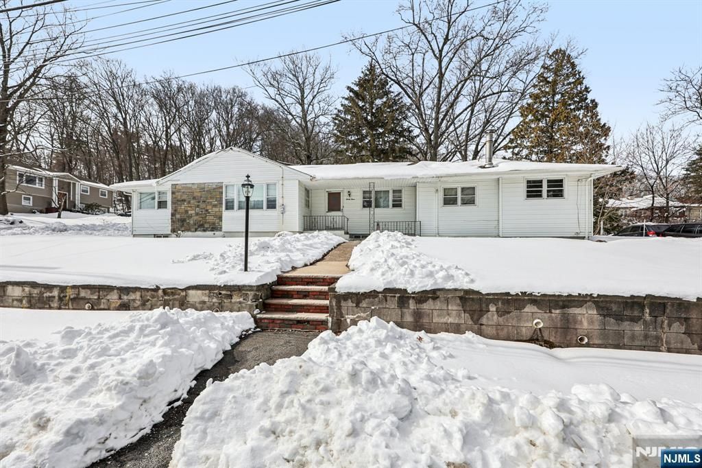 Photo of 33 Lotz Avenue, North Haledon, NJ 07508 (MLS # 26006279)