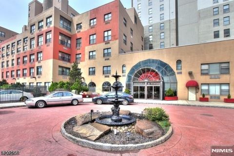 Photo of 111 Mulberry #3P, Newark, NJ 07102 (MLS # 25002545)