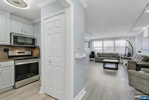 2000 Linwood Avenue 4P Fort Lee NJ 07024