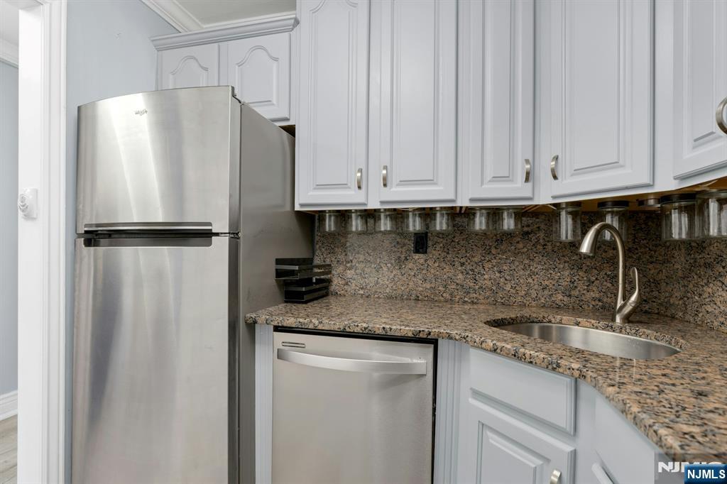 2000 Linwood Avenue 4P