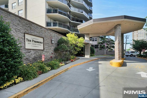 Photo of 2077 Center Ave #7E, Fort Lee, NJ 07024 (MLS # 26037535)