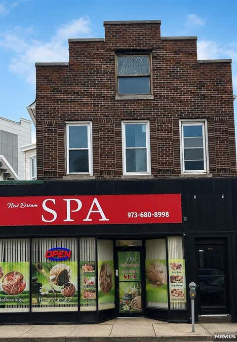 Photo of 599 Bloomfield Avenue #2, Bloomfield, NJ 07003 (MLS # 26022363)