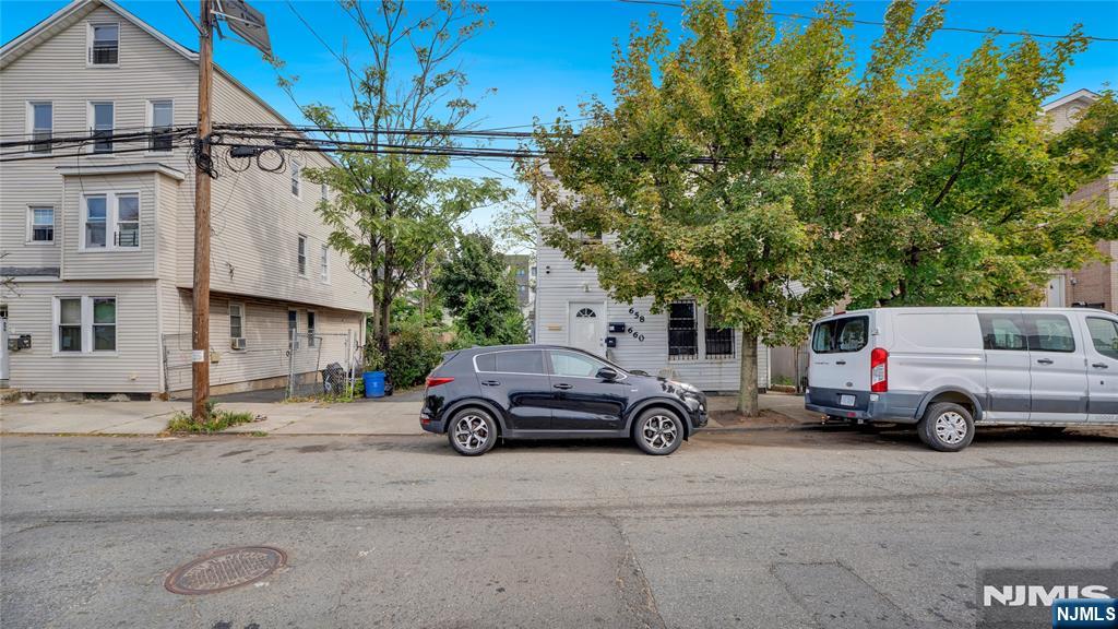 658-660 12th Street