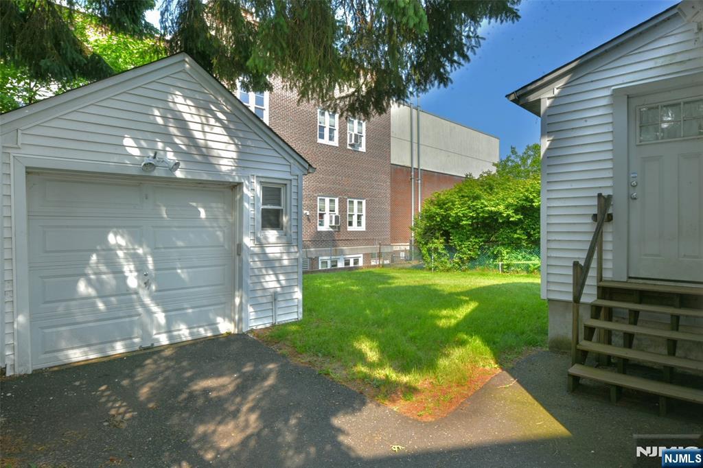 309 Ottawa Avenue
