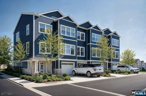 192 Canterbury Avenue North Arlington NJ 07031