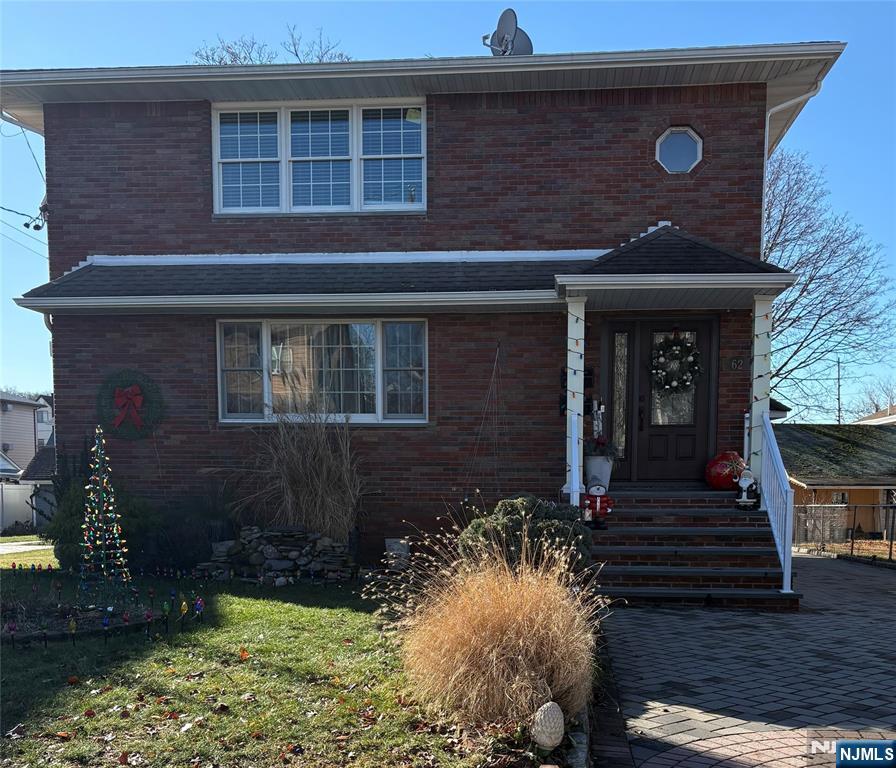 62 Strong St 2, Wallington, New Jersey - 3 Bedrooms  
2 Bathrooms  
5 Rooms - 