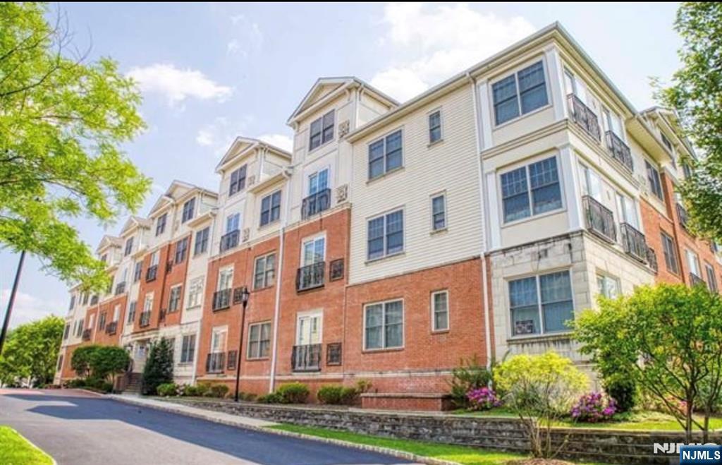 Rental Property at 2210 The Plaza 2210, Tenafly, New Jersey - Bedrooms: 2 
Bathrooms: 2 
Rooms: 6  - $4,100 MO.