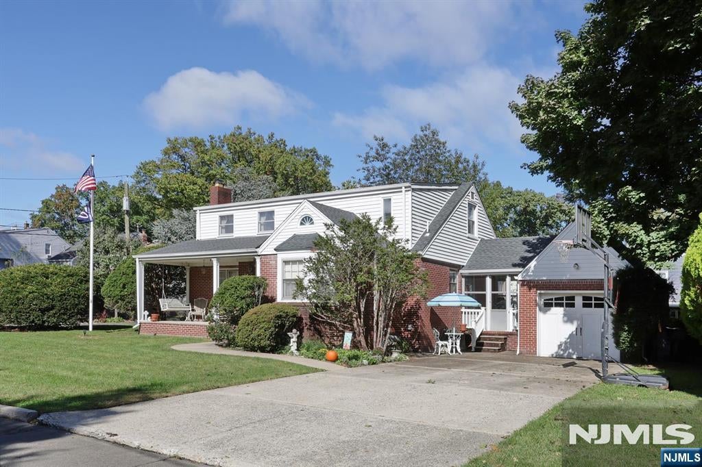 69 Meyns Place