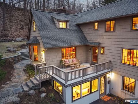 16 Mountainside Park Terrace Montclair NJ 07043