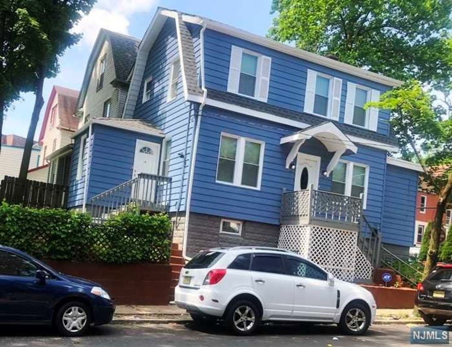 Completely renovated colonial new kitchen, new baths ,and windows great for first time buyers looking for a move-in ready home look no further. Close to major high ways to New York City, Close to trains and buses Seller is open to a seller's concession for closing costs.