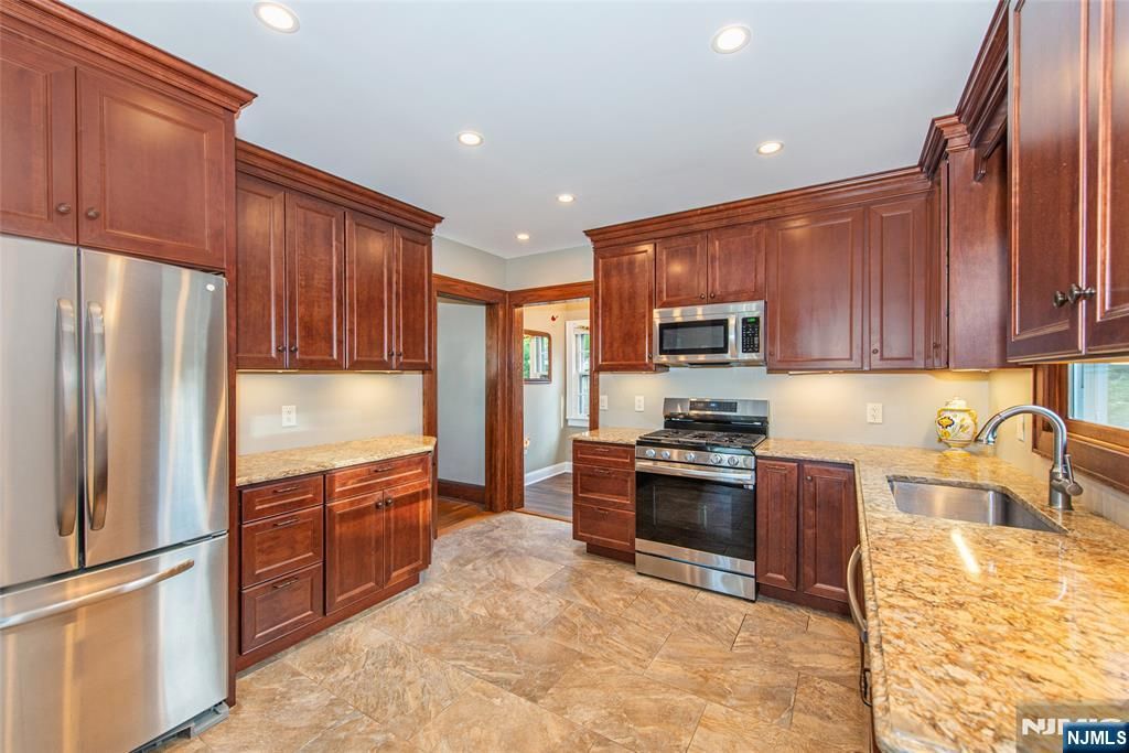 Photo of 52 Robertson Road, West Orange, NJ 07052 (MLS # 25040077)