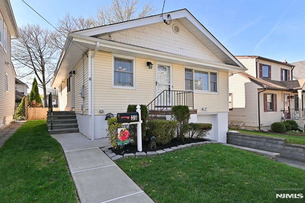 39 Niagara Street