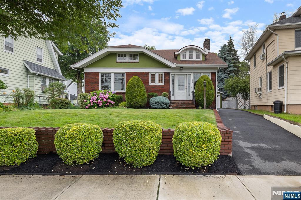 206 Eastern Way