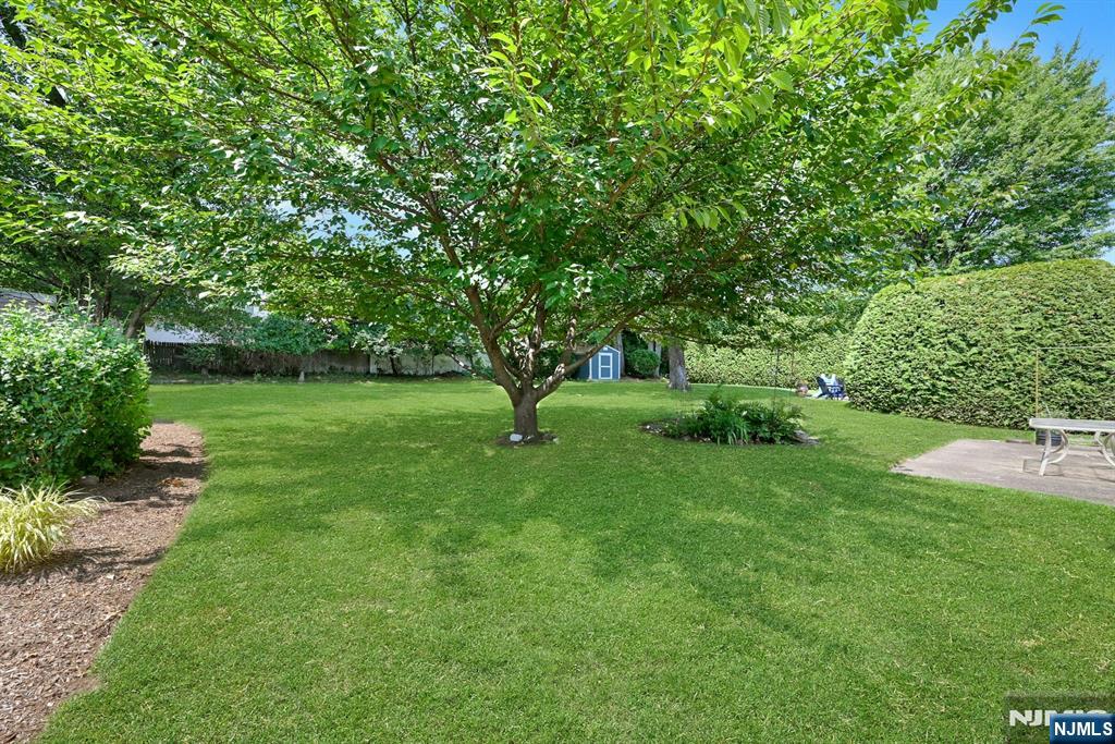 Homes for Sale in Northern NJ | ThisIsRiverEdge.com 725 Millbrook Road