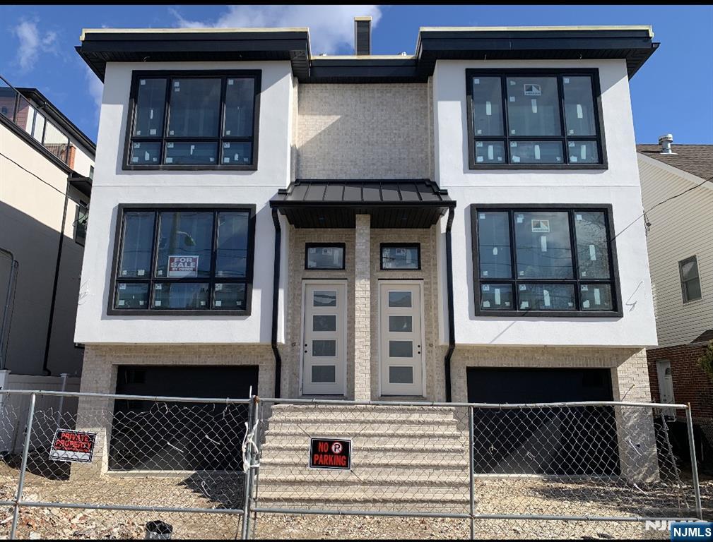 Property for Sale at 65 Knox Avenue, Cliffside Park, New Jersey - Bedrooms: 4 
Bathrooms: 4.5 
Rooms: 9  - $1,449,900