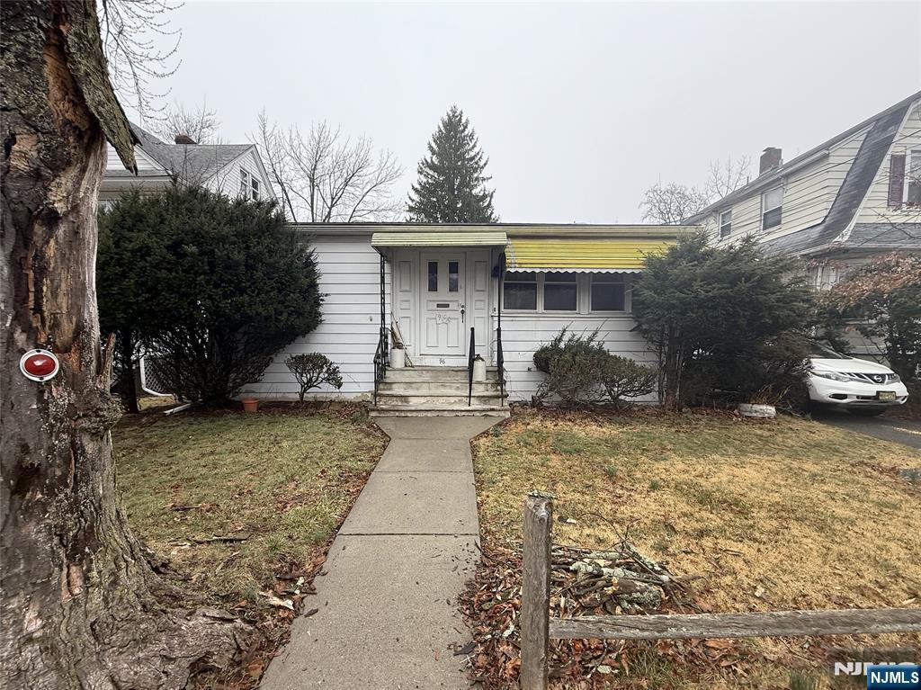 96 Claremont Avenue, Verona, New Jersey - 3 Bedrooms  
1 Bathrooms  
9 Rooms - 