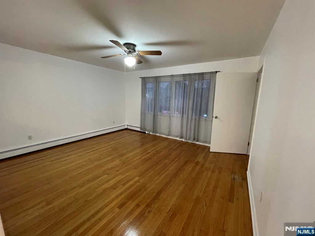 746 Harrison Ave 2, Harrison, New Jersey - 3 Bedrooms  
1 Bathrooms  
5 Rooms - 