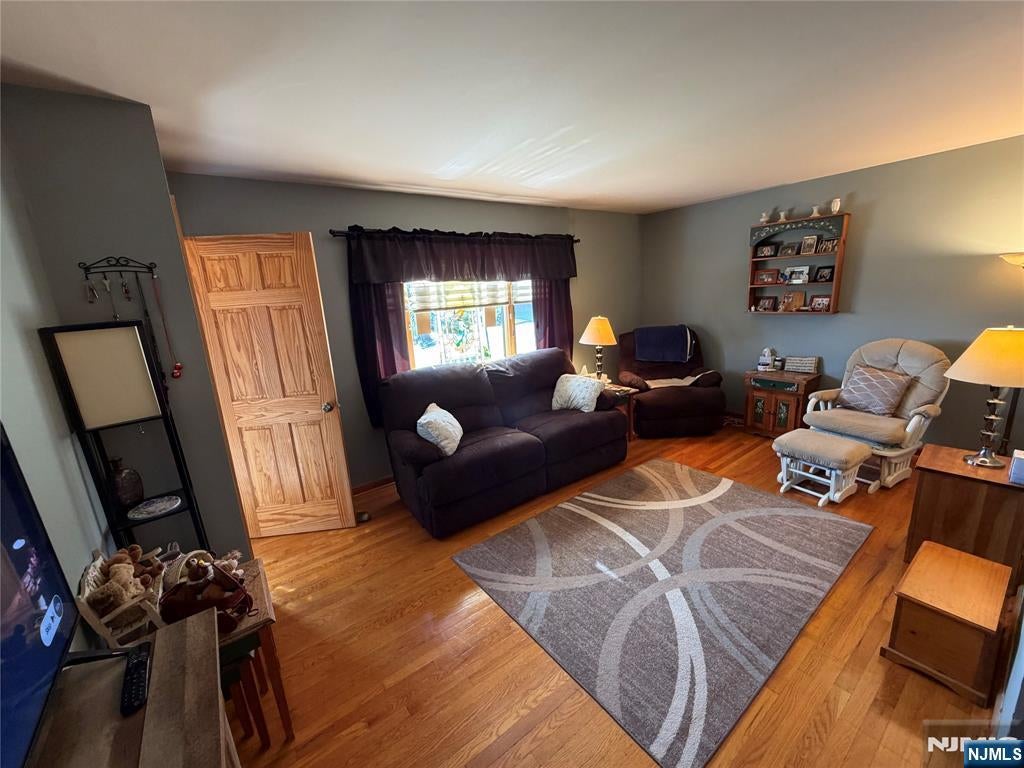 407 Berry Avenue