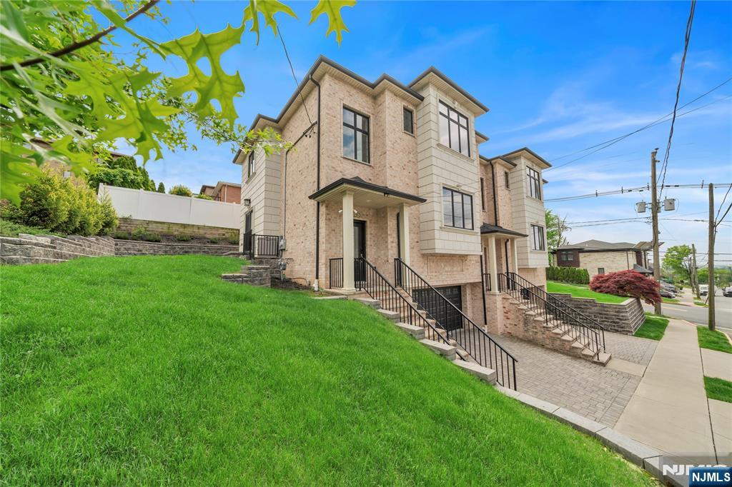 319 E Central Boulevard A