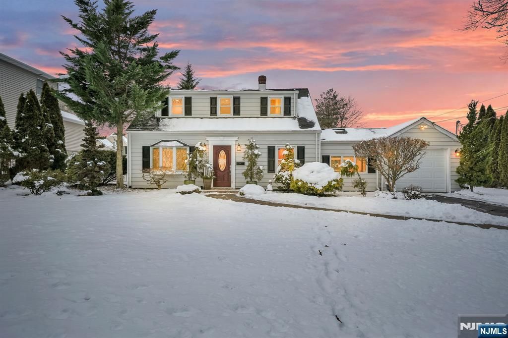 Photo of 22 Woodlot Road, Wayne, NJ 07470 (MLS # 26003270)