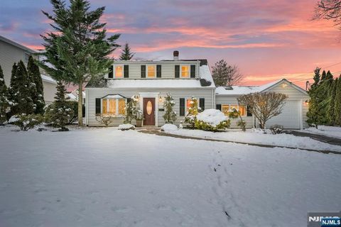 22 Woodlot Road Wayne NJ 07470