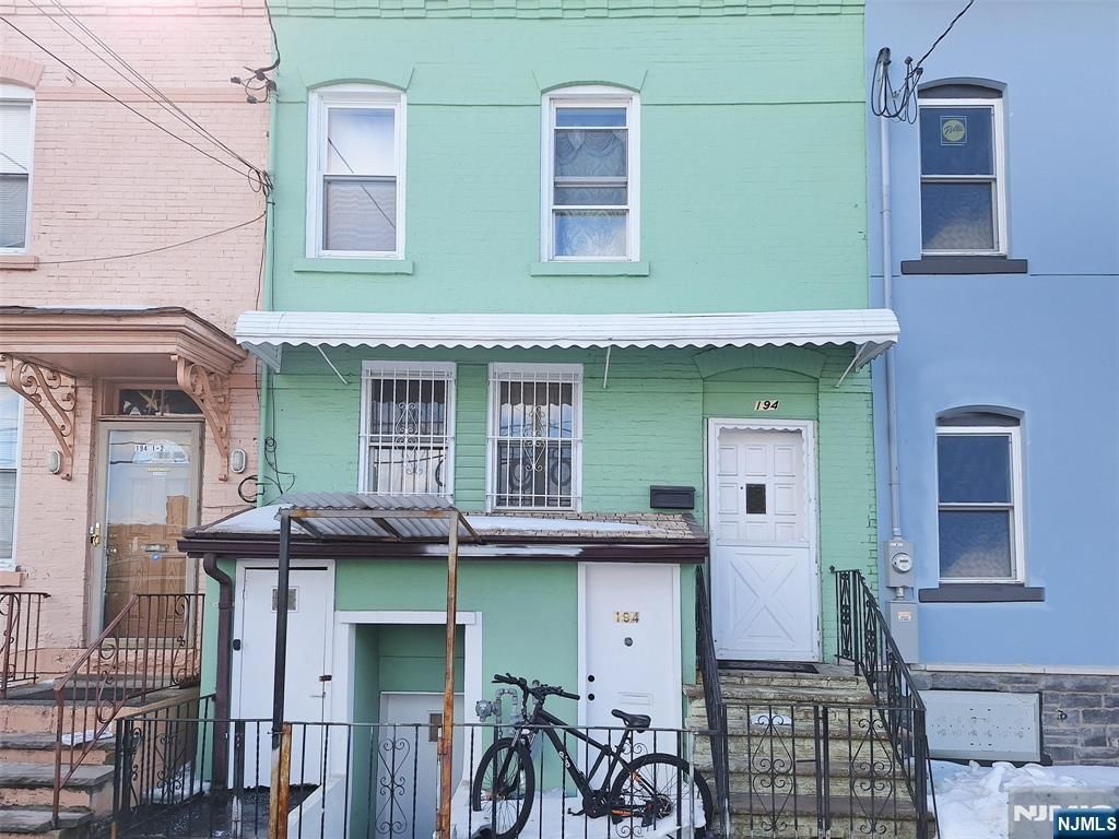 Photo of 194 Astor Street, Newark, NJ 07114 (MLS # 26005382)