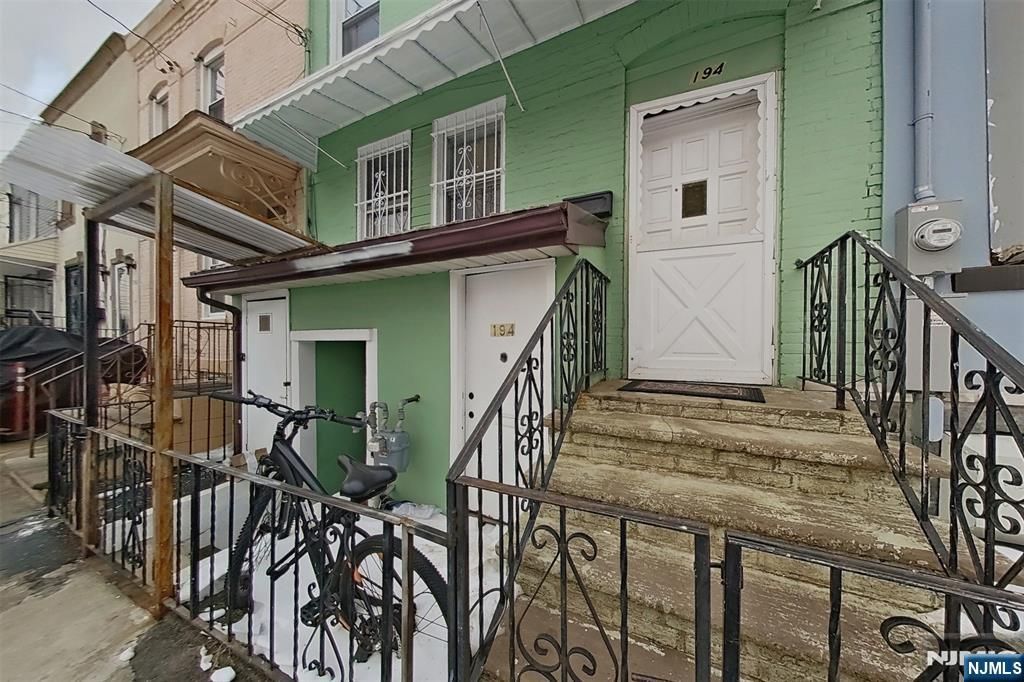 Photo of 194 Astor Street, Newark, NJ 07114 (MLS # 26005382)