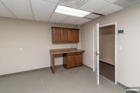 555 Goffle Road 108 Ridgewood NJ 07450