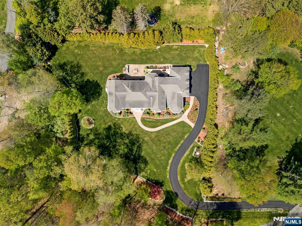 17 Constitution Avenue
