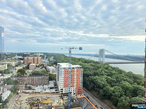 Photo of Fort Lee, NJ 07024 (MLS # 25032726)