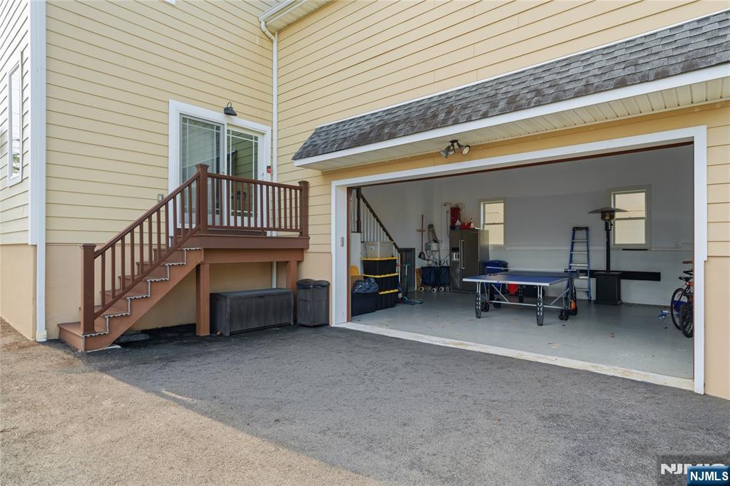 1077 Anderson