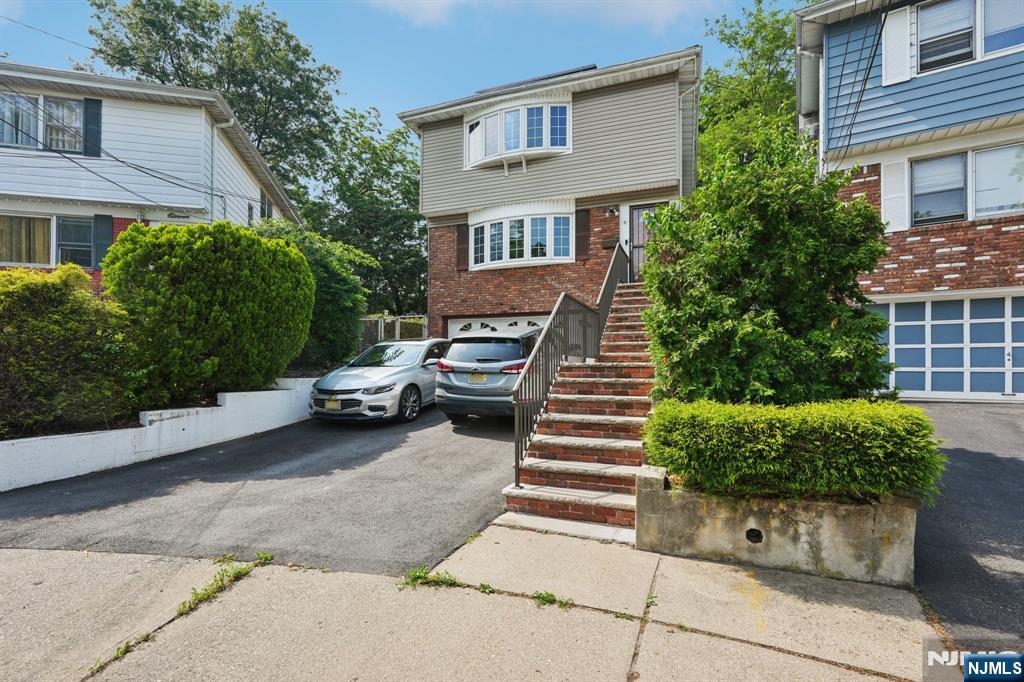 9 Lee Court