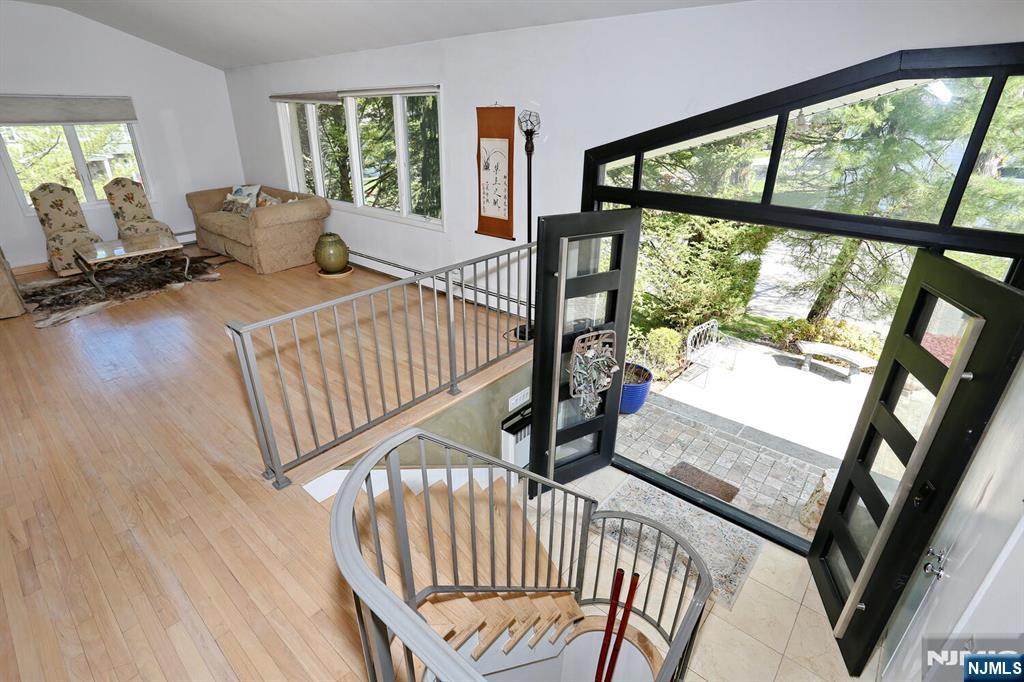 1 Cliff Road