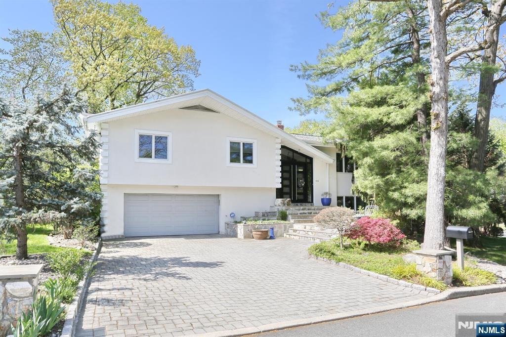Property for Sale at 1 Cliff Road, Englewood Cliffs, New Jersey - Bedrooms: 3 
Bathrooms: 3 
Rooms: 11  - $1,398,000