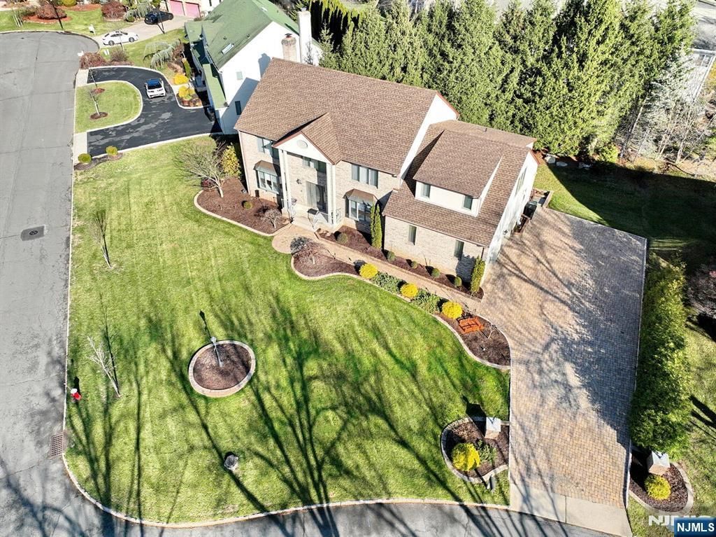 Photo of 602 Mill Run, Paramus, NJ 07652 (MLS # 25042273)