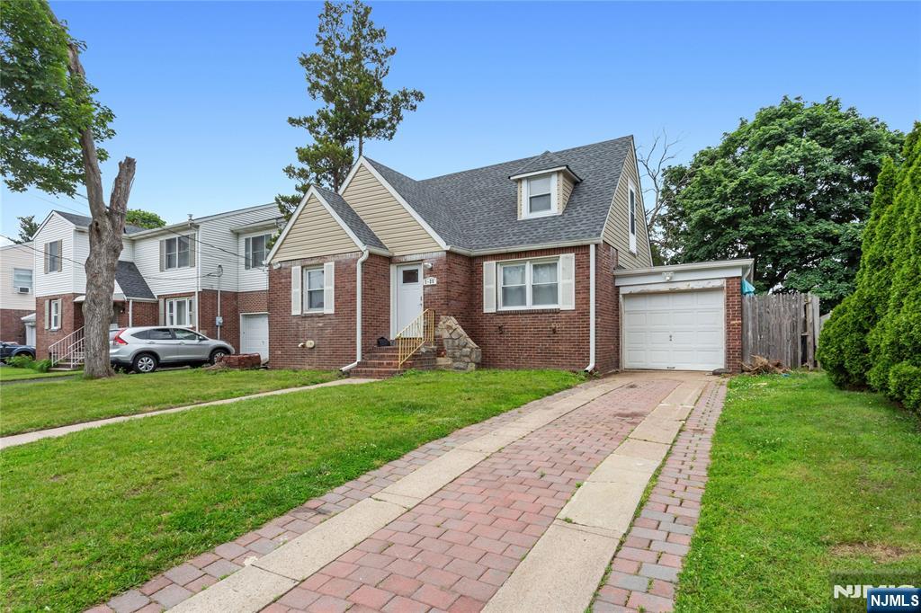 Property for Sale at 125 37th Street, Fair Lawn, New Jersey - Bedrooms: 3 
Bathrooms: 1 
Rooms: 5  - $649,900