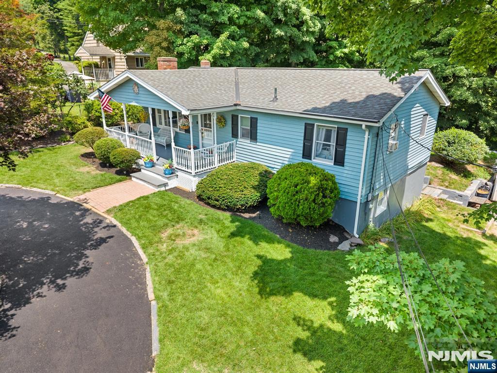3 Lou Ann Boulevard