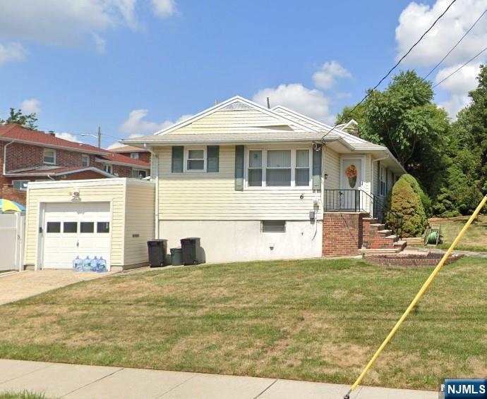 Property for Sale at 6 Gail Place, Secaucus, New Jersey - Bedrooms: 3 
Bathrooms: 2 
Rooms: 6  - $699,999