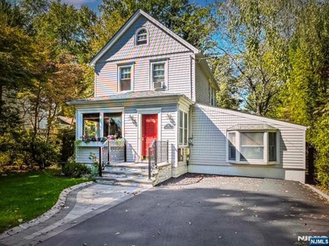 Photo of 25 Maple Avenue, Demarest, NJ 07627 (MLS # 26032570)