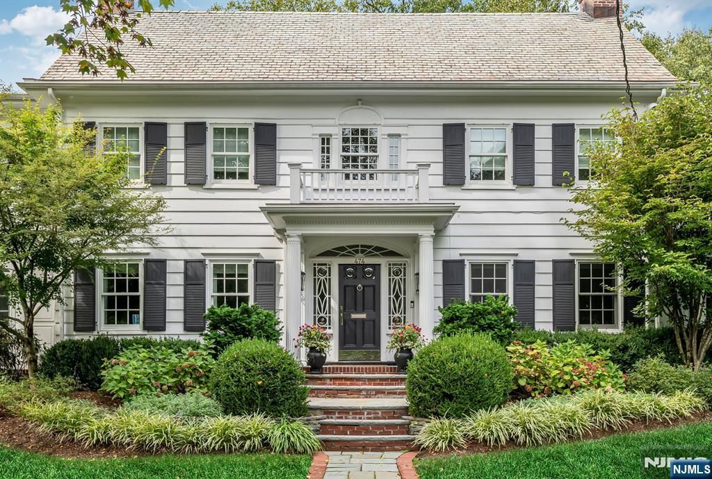 Photo of 474 Heights Road, Ridgewood Village, NJ 07450 (MLS # 25043030)