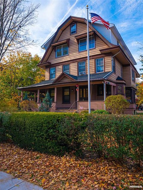 Photo of 490 Broad Ave #5, Leonia, NJ 07605 (MLS # 25039890)