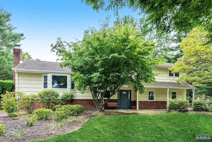 Beautiful Neighborhood! Prettiest Setting & Picture Perfect Location awaits the fortunate new owner along w/ a family friendly-entertainer's delight floor plan featuring 4 bedrooms, 2.5 baths & showcasing pride of ownership throughout. Multi-Use rooms to meet the needs of today's lifestyles along w/ open spaces, including an open staircase to all levels. Meticulously maintained by the long term owners, this much loved home & property is ready to move right in. Situated on a .57 acre flat lot w/ in-ground pool & completely fenced back yard. Enter the FEF, & see the large rec room w/ FPL, den open to patio & back yard, & the convenience of a powder rm, laundry rm & attached 2 car garage. A few steps up is the FLR & FDR, open to the MEIK. Large windows showcase the beautiful back yard. An owners suite w/ FBath (new glass shower doors), 3 add'l bedrooms & an add'l updated FBath complete the private sleeping quarters. Top schools, restaurants, parks & gorgeous town golf course!